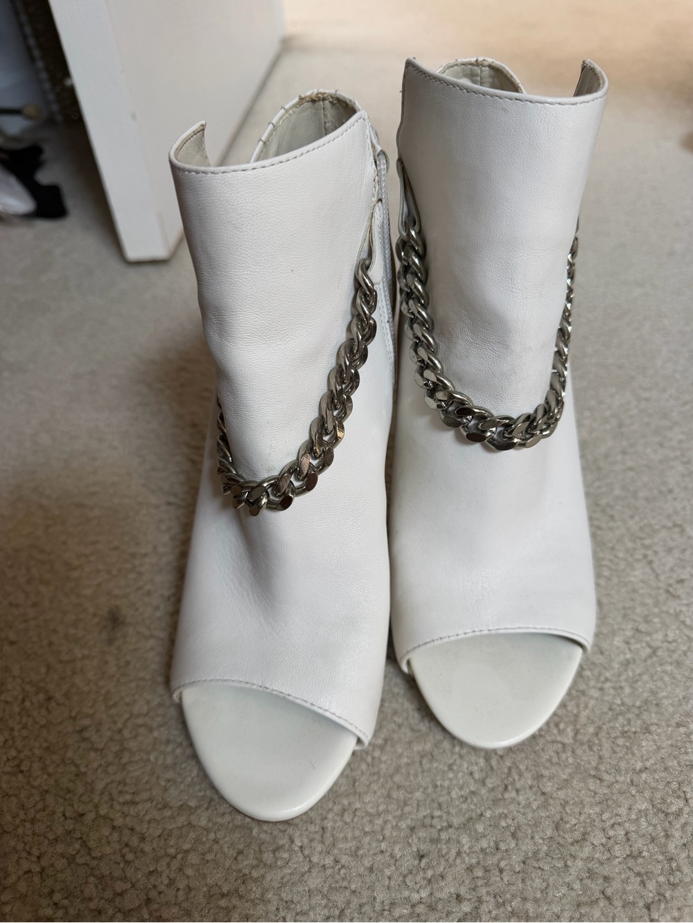 Brand new! Guess White Peep-Toe Ankle Boots with Silver Chain